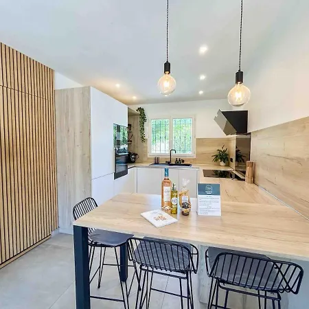 Vila Maison Spacieuse Avec Piscine A *