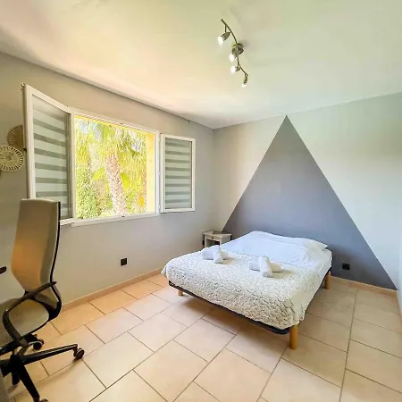 Maison Spacieuse Avec Piscine A Vila *