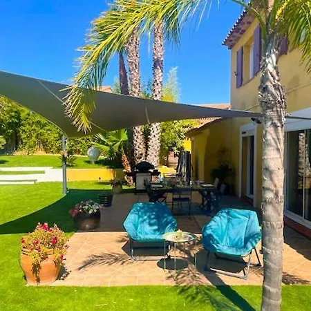 Villa Maison Spacieuse Avec Piscine A *