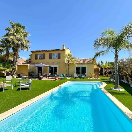 Maison Spacieuse Avec Piscine A *