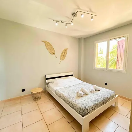 Maison Spacieuse Avec Piscine A Villa