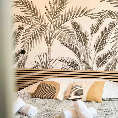 Maison Spacieuse Avec Piscine A Sanary-sur-Mer