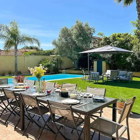 Maison Spacieuse Avec Piscine A Sanary-sur-Mer