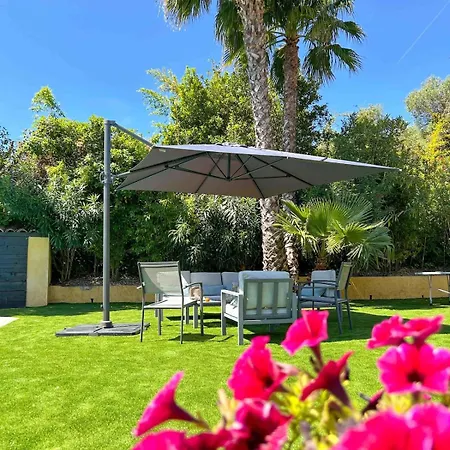 Maison Spacieuse Avec Piscine A Villa